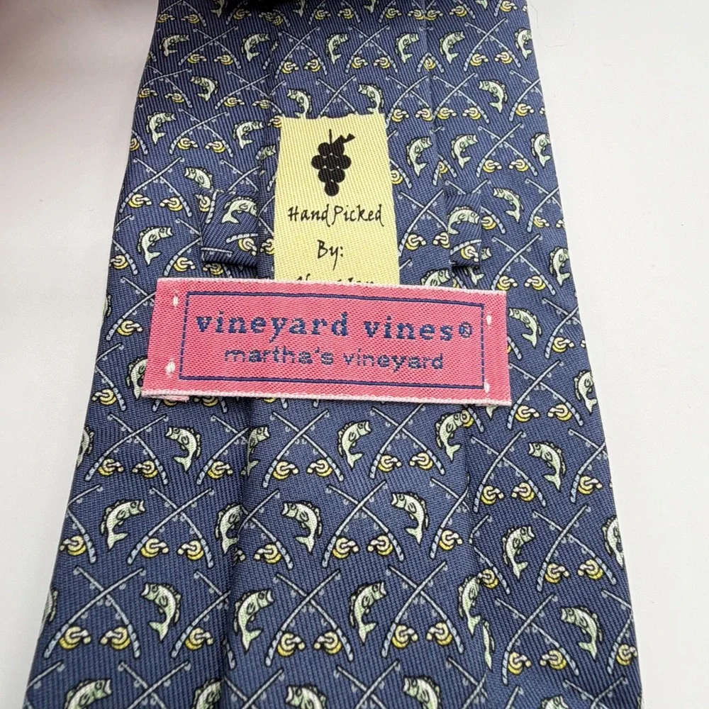 Vineyard Vines Necktie Mens One Size Blue Silk Fishing Trout Fly Rod Made in USA